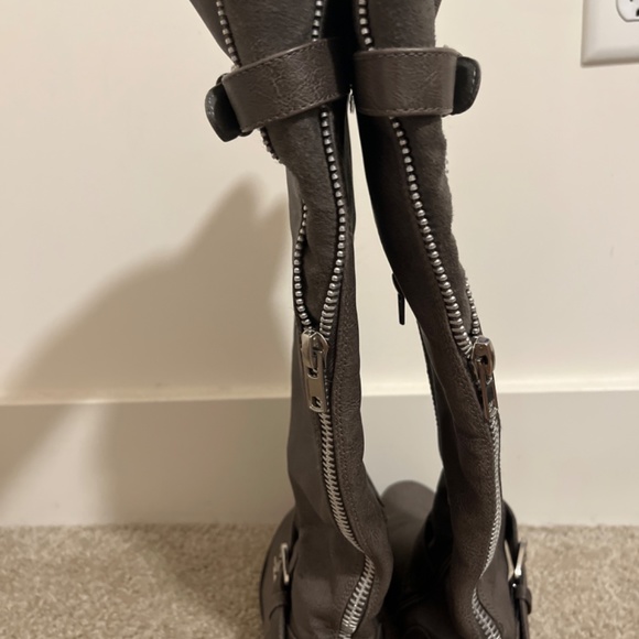 Boots - Picture 3 of 3